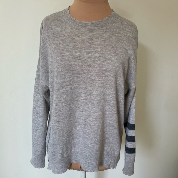 Anthropologie Sundry Wool Cashmere Scallop Gray Stripe Sleeve Sweater EUC Sz 1/S - Picture 4 of 12